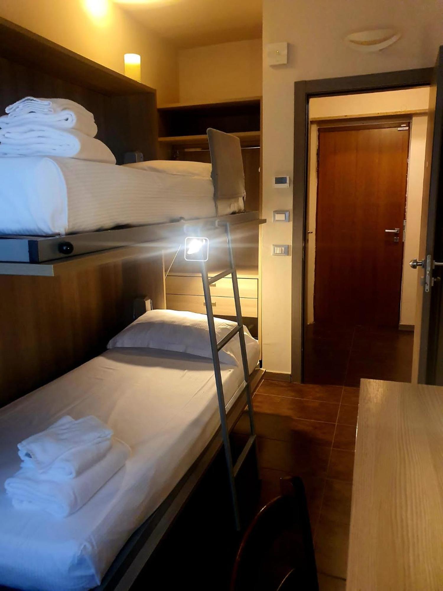 Hll Hotel Lungolago Lecco-Como Lake חדר תמונה
