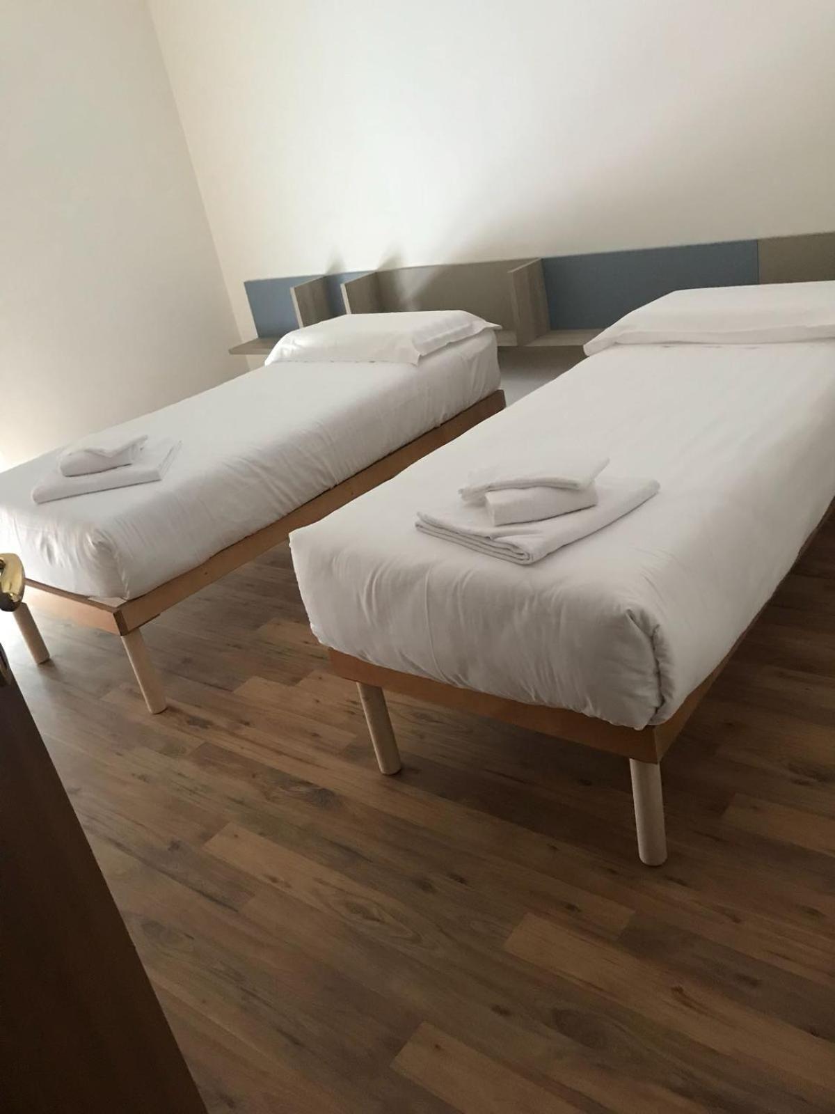 Hll Hotel Lungolago Lecco-Como Lake חדר תמונה